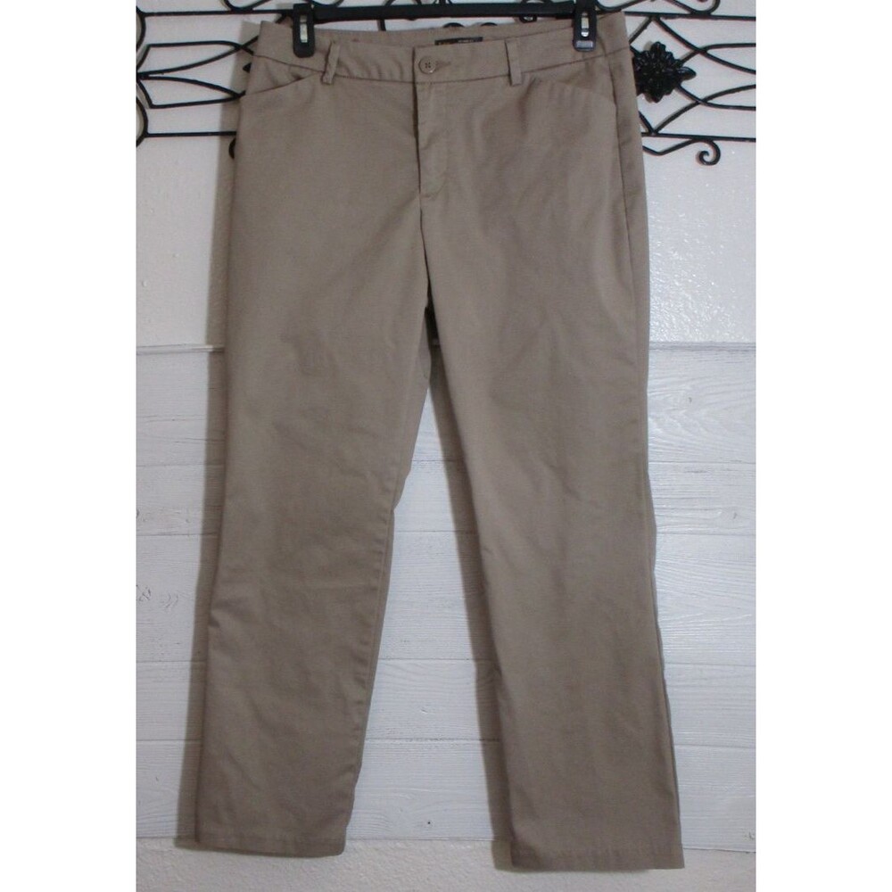 Lee Women's Straight Leg Pants Size 12 Mid Rise Relaxed Fit Wrinkle Free Tan